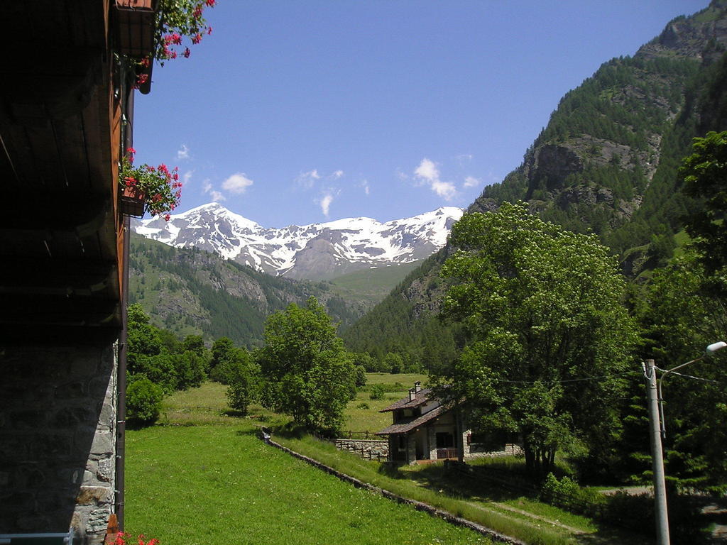 Mont Gele Hotel Ollomont Exterior photo